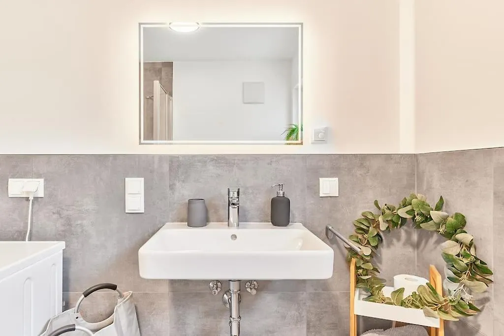 2 Zimmer, Ruhige Lage, Netflix Mannheim Apartment
